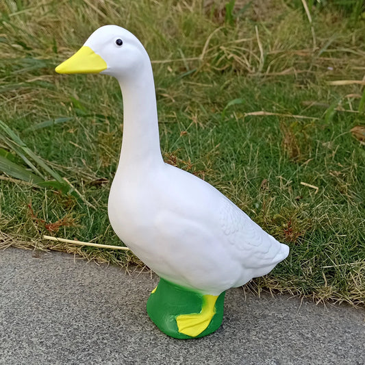 🦢 Dekorativ Gåsestatue – Naturtro Hagepynt for Hjem og Hage